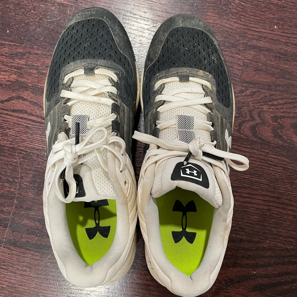 Men's Size 7 Under Armor Yard MT Baseball Cleats
